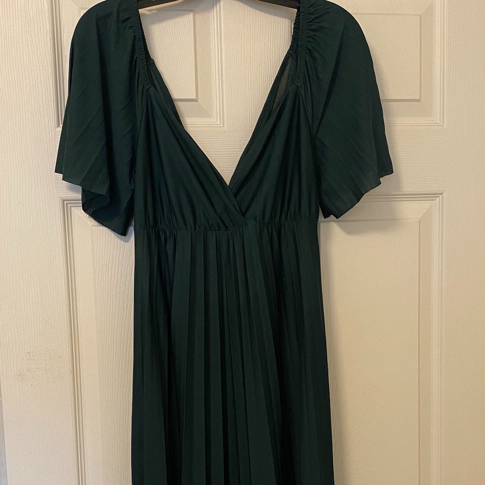 ASOS DESIGN Pleated Twist Back Cap Sleeve Maxi Dress in Forest Green Size